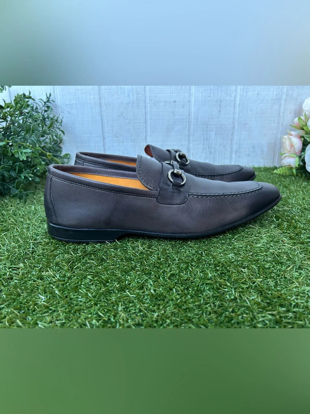 MAGNANNI Voto Leather Loafer Burnished Gray size 10 gently used $375